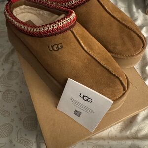 UGG Tazz